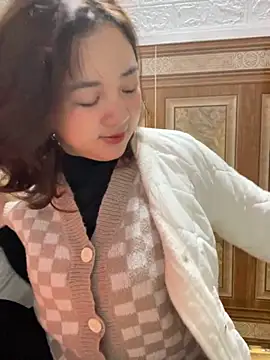 Lonnina online show from November 2025 02:11:01 AM