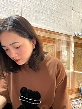 Lonnina online show from October 2025 02:32:01 AM