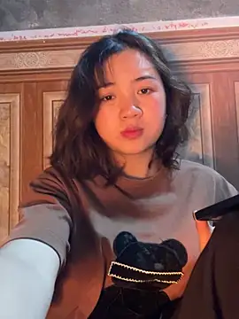 Lonnina online show from November 2025 03:05:01 PM