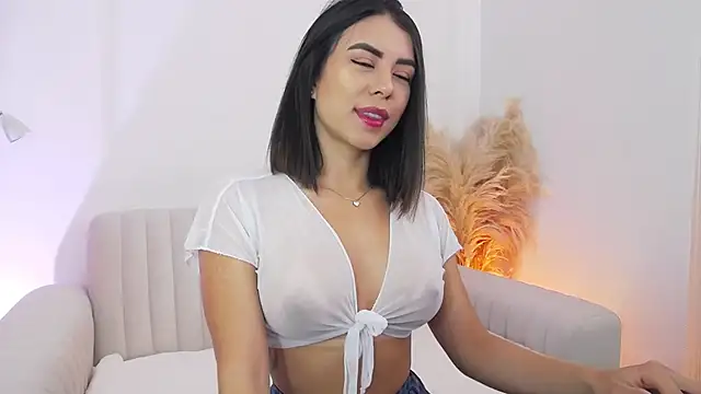 NicolleSteel online show from April 2026 12:56:01 PM