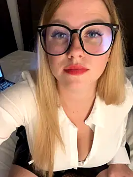 anny mooore online show from September 2025 06:52:01 PM
