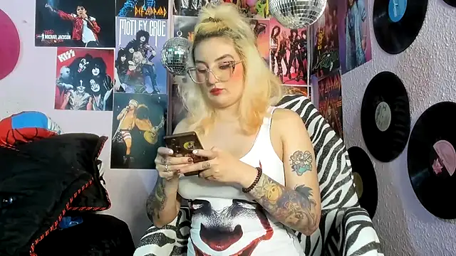 Avril Maria online show from February 2026 10:05:01 PM