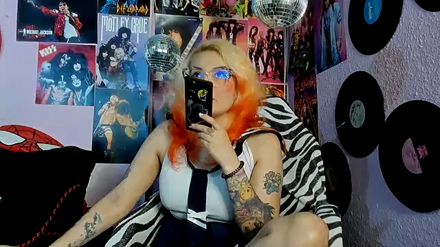 Avril Maria online show from February 2026 07:35:01 PM