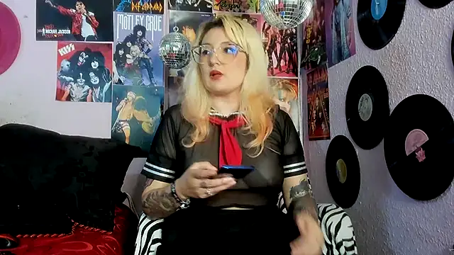 Avril Maria online show from April 2026 07:54:02 PM