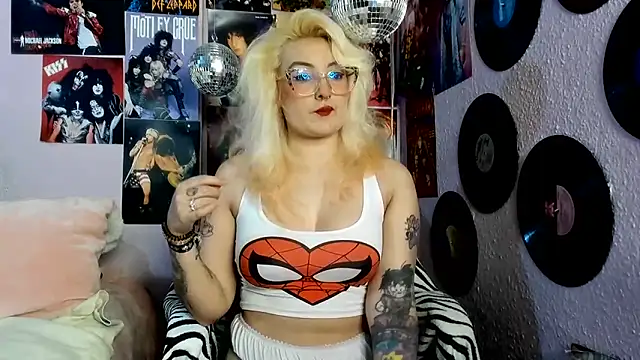 Avril Maria online show from May 2026 06:39:01 PM
