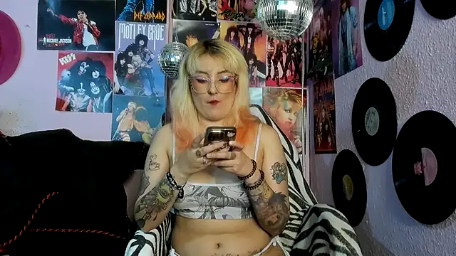 Avril Maria online show from April 2026 01:23:02 AM