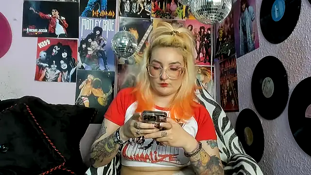 Avril Maria online show from March 2026 09:44:01 PM