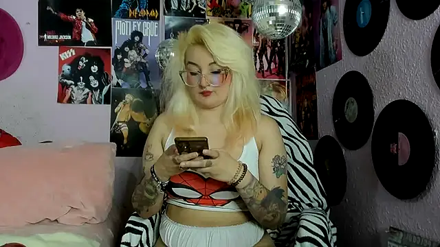 Avril Maria online show from May 2026 10:08:02 PM