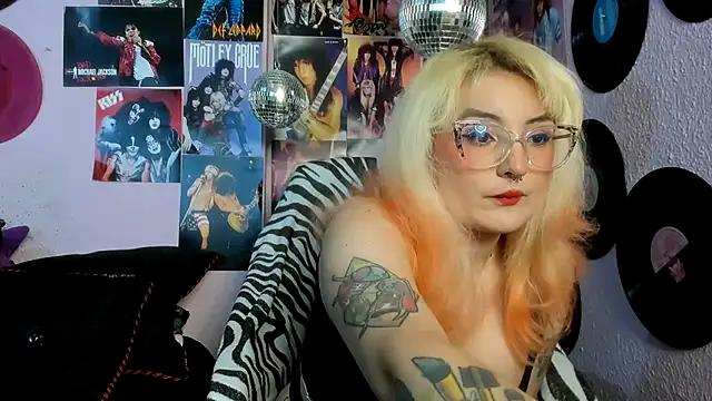 Avril Maria online show from March 2026 08:30:02 PM