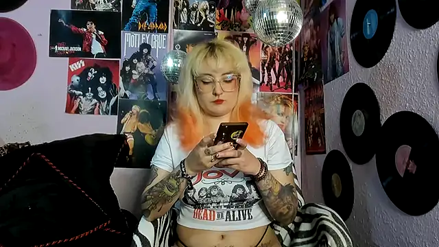 Avril Maria online show from March 2026 06:31:01 PM