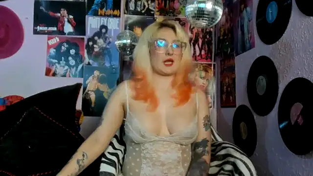 Avril Maria online show from March 2026 06:53:02 PM