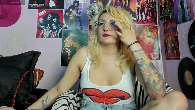 Avril Maria online show from September 2025 08:52:01 PM