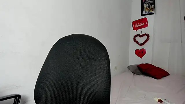 Laura and Kevin online show from February 2026 08:42:01 PM