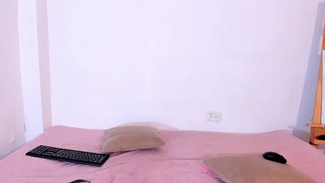 Snapshot of Lia_Rousse0 chatting on September 2025 07:30:01 PM Lia Rousse0 online show from September 2025 07:30:01 PM