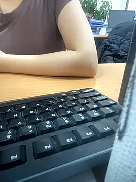 Snapshot of ThuPhuong-Tr chatting on November 2025 03:21:02 AM ThuPhuong-Tr online show from November 2025 03:21:02 AM