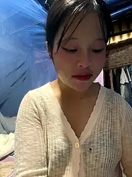 Snapshot of O_o_UwU_o_O chatting on October 2025 02:01:02 AM O o UwU o O online show from October 2025 02:01:02 AM