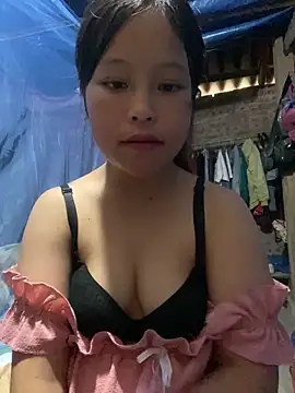 Snapshot of O_o_UwU_o_O chatting on October 2025 07:40:01 AM O o UwU o O online show from October 2025 07:40:01 AM