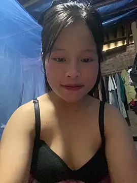 Snapshot of O_o_UwU_o_O chatting on October 2025 01:48:01 AM O o UwU o O online show from October 2025 01:48:01 AM