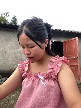 Snapshot of O_o_UwU_o_O chatting on November 2025 02:04:02 AM O o UwU o O online show from November 2025 02:04:02 AM