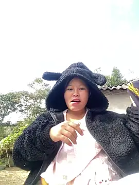 Snapshot of O_o_UwU_o_O chatting on November 2025 02:27:02 AM O o UwU o O online show from November 2025 02:27:02 AM