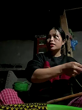 Snapshot of O_o_UwU_o_O chatting on November 2025 01:43:02 AM O o UwU o O online show from November 2025 01:43:02 AM