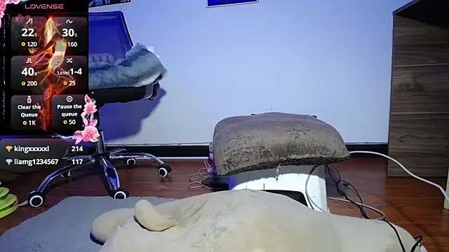 moonligth18 online show from October 2025 12:12:02 AM