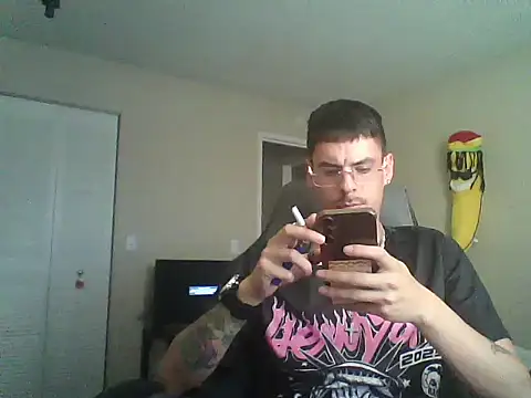 Snapshot of latinosatiro94 chatting on October 2025 10:57:01 PM latinosatiro94 online show from October 2025 10:57:01 PM