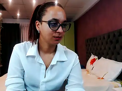 Snapshot of NatalyBonnie chatting on September 2025 06:42:02 AM NatalyBonnie online show from September 2025 06:42:02 AM