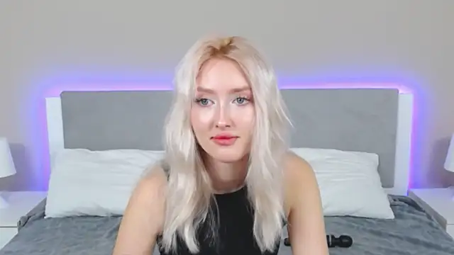 MarianeSun online show from September 2025 04:15:01 AM