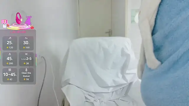 Snapshot of E-cup2 chatting on November 2025 02:05:01 PM E-cup2 online show from November 2025 02:05:01 PM