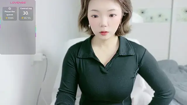 Snapshot of E-cup2 chatting on November 2025 12:20:02 PM E-cup2 online show from November 2025 12:20:02 PM