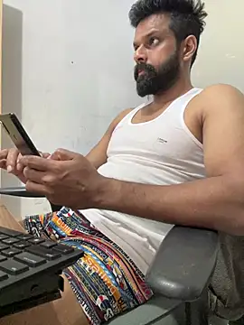 Vineeth3906 online show from April 2026 02:40:02 PM