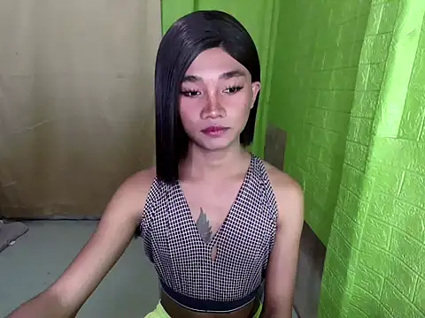 Snapshot of Petite_HugeCock chatting on September 2025 12:32:02 PM Petite HugeCock online show from September 2025 12:32:02 PM