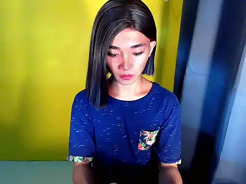 Snapshot of Petite_HugeCock chatting on April 2026 11:57:01 AM Petite HugeCock online show from April 2026 11:57:01 AM