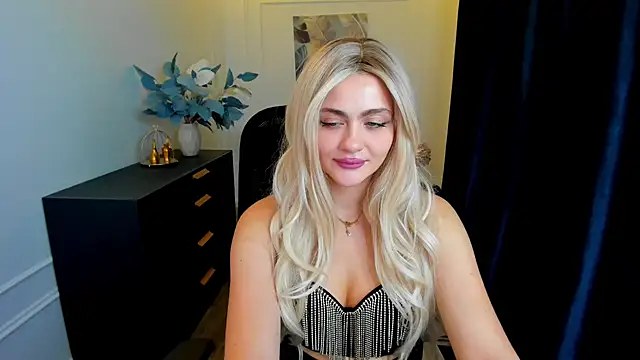 LeslieMineg online show from September 2025 08:20:02 PM