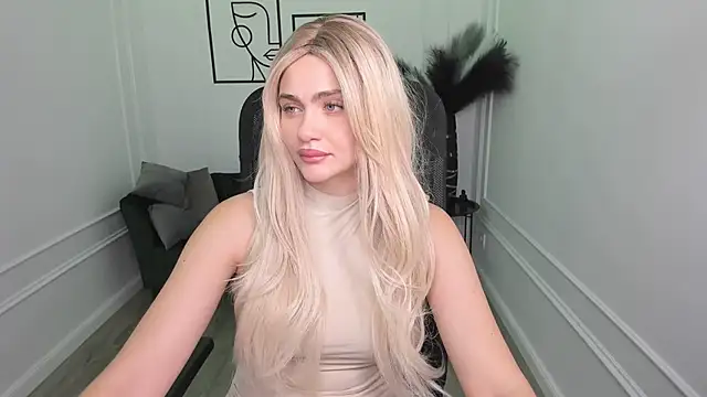LeslieMineg online show from September 2025 11:50:02 AM