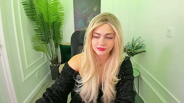 LeslieMineg online show from September 2025 11:32:01 AM