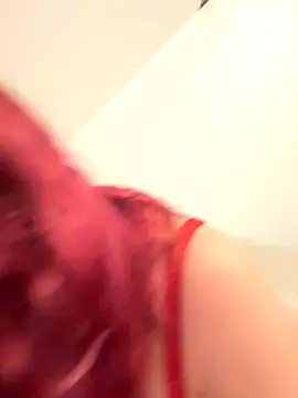 Snapshot of Saphyra_Secret chatting on October 2025 11:25:01 PM Saphyra Secret online show from October 2025 11:25:01 PM