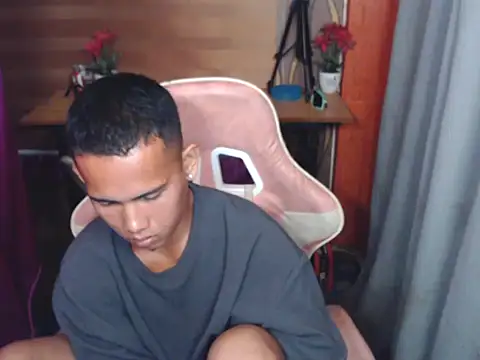 hotdick zack online show from November 2025 06:34:02 PM