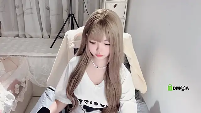 liuruyuan888 online show from April 2026 05:58:01 PM