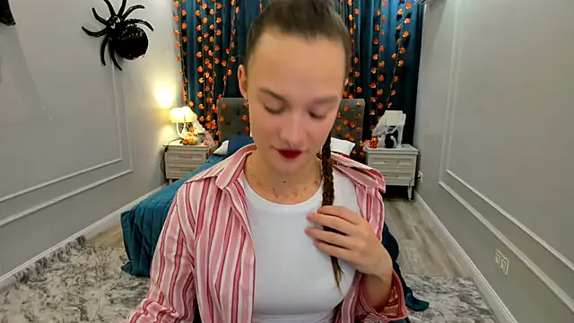 Snapshot of SusanMayer chatting on October 2025 01:54:02 PM SusanMayer online show from October 2025 01:54:02 PM