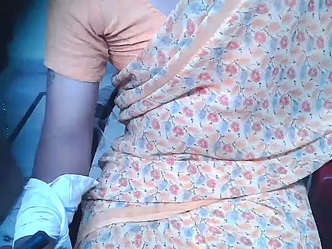 Snapshot of sakshi-44 chatting on February 2026 06:04:01 AM sakshi-44 online show from February 2026 06:04:01 AM