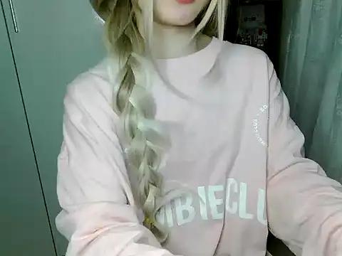 Annabelle-e online show from March 2026 06:26:01 PM