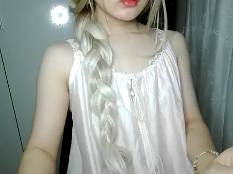 Annabelle-e online show from July 2026 10:05:01 PM