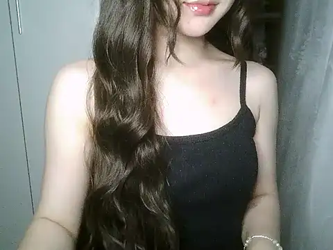 Snapshot of Annabelle-e chatting on May 2026 04:47:02 PM Annabelle-e online show from May 2026 04:47:02 PM