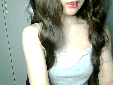 Snapshot of Annabelle-e chatting on June 2026 05:23:02 PM Annabelle-e online show from June 2026 05:23:02 PM