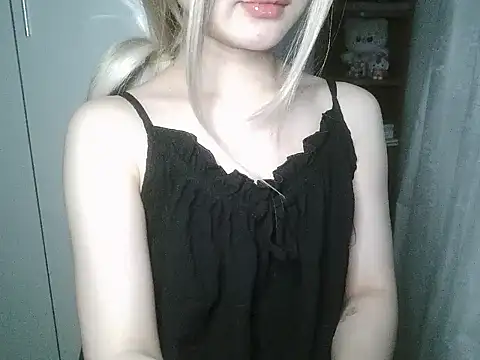 Annabelle-e online show from March 2026 10:03:01 PM