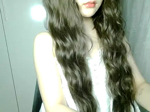 Snapshot of Annabelle-e chatting on June 2026 06:34:01 PM Annabelle-e online show from June 2026 06:34:01 PM