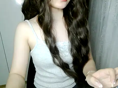 Snapshot of Annabelle-e chatting on May 2026 06:06:01 PM Annabelle-e online show from May 2026 06:06:01 PM