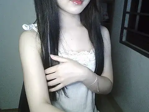 Snapshot of Annabelle-e chatting on October 2025 06:30:02 PM Annabelle-e online show from October 2025 06:30:02 PM